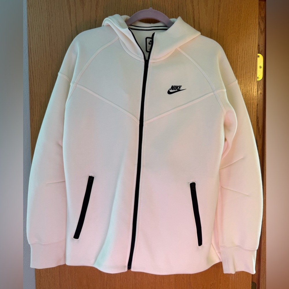 Nike Women’s Tech Fleece Hoodie and Joggers Size Large (Complete set)